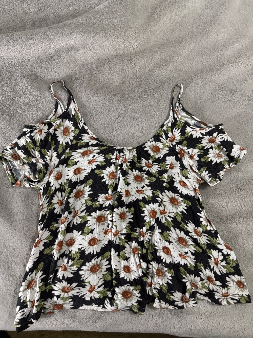 La Hearts Black Floral Daisy Cold-Shoulder Camisole